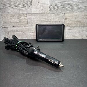 Garmin Nuvi 265W 4.3" Bluetooth Touchscreen GPS Navigation System‎ with charger